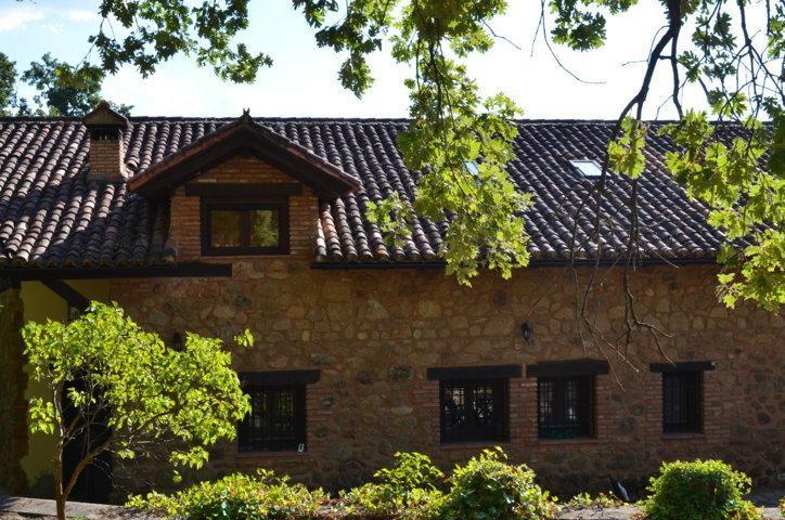 בית הארחה Collado  	La Casona De Valfrio- Adults Only מראה חיצוני תמונה